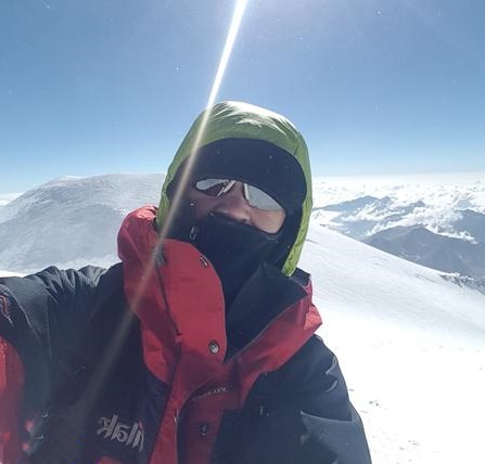 Wspiął się na Elbrus