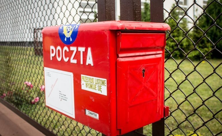 Poczta Polska: klienci korzystają z oferty placówek pocztowych jak przed pandemią