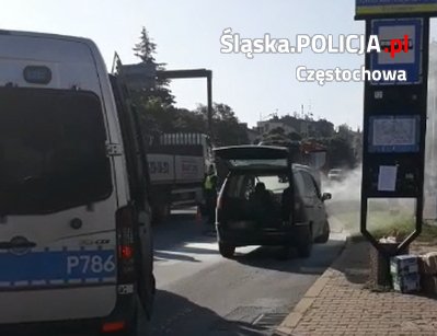 Samochód zaczął się palić w trakcie jazdy [VIDEO]