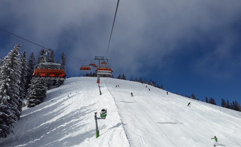 Niedzielski: od najbliższego weekendu kontrole stoków narciarskich