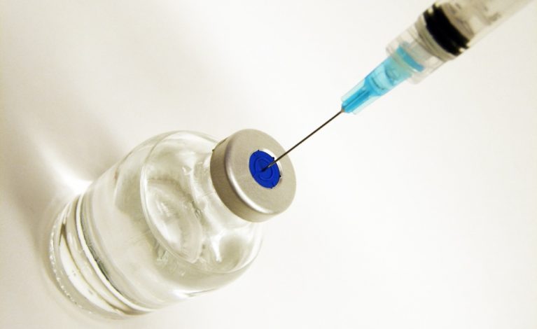 Rozpoczęły się zapisy na szczepienia dla osób w wieku 65 i 66 lat