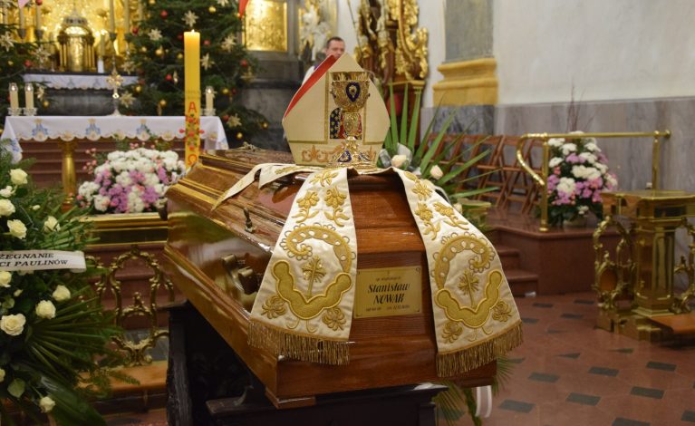 Rozpoczęły się uroczystości pogrzebowe arcybiskupa Stanisława Nowaka