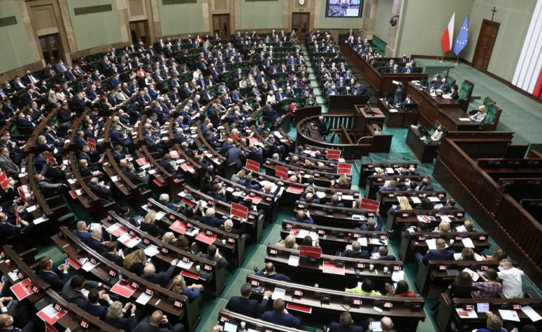 Sejm odrzucił poprawki Senatu w sprawie obniżenia VAT
