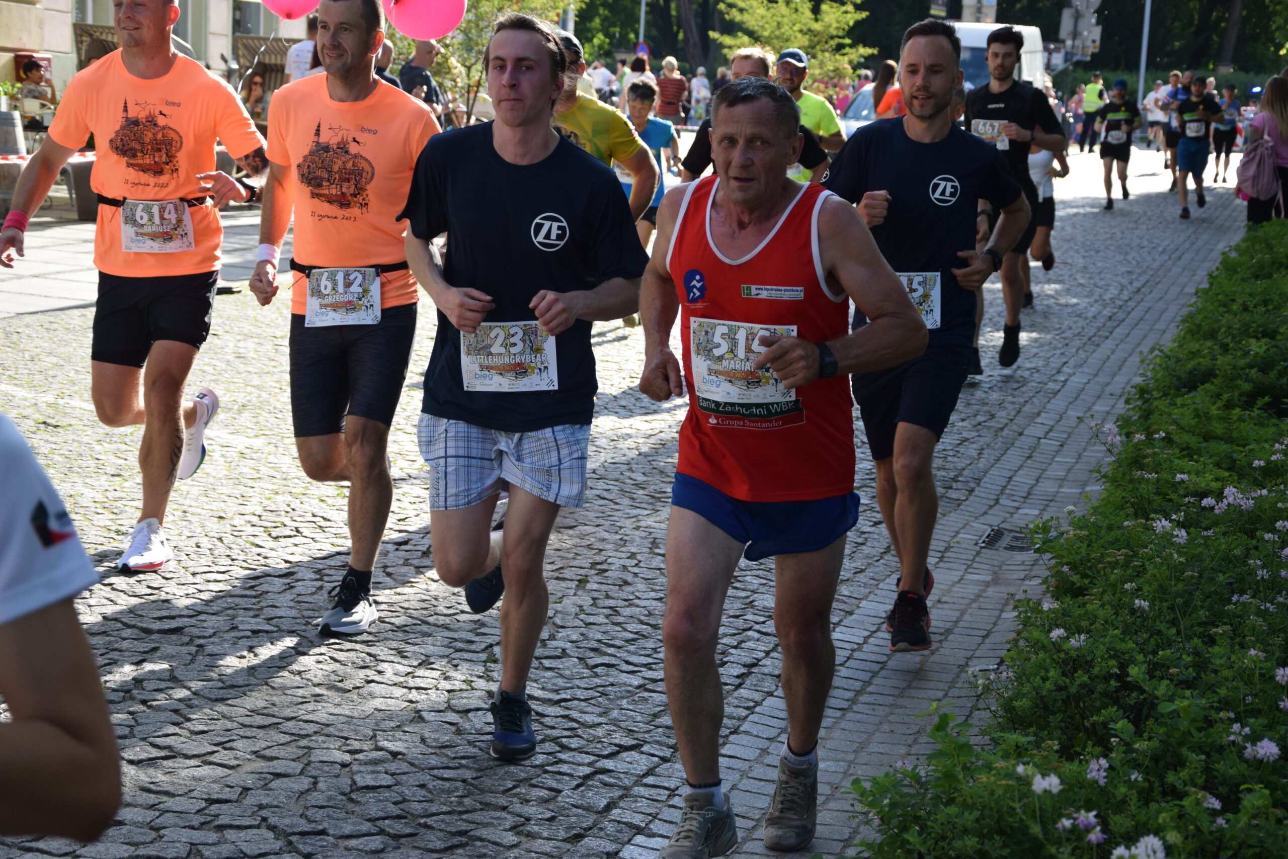 Kilkuset biegaczy na starcie dwunastego Biegu Częstochowskiego