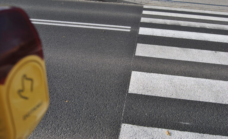 MZD chce podnieść bezpieczeństwo na przejściach dla pieszych. W tym celu realizuje 15 projektów