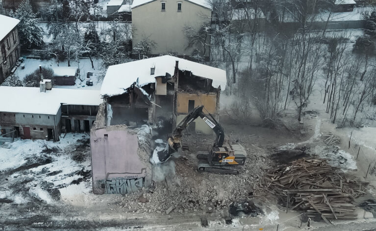 Budowa nowej DK91. Trwają prace wyburzeniowe budynków