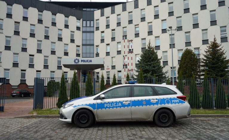 Policjanci z Częstochowy rozbili zorganizowaną grupę oszustów