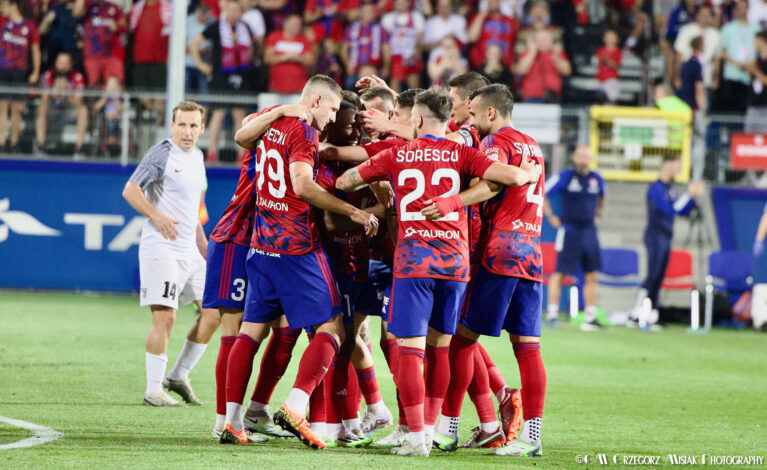 Raków Częstochowa zwycięża z Florą Tallinn w meczu 1. rundy eliminacji Ligi Mistrzów