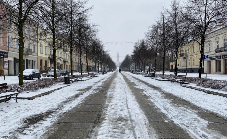 Śląskie/ Śnieg pogorszył warunki jazdy w całym regionie