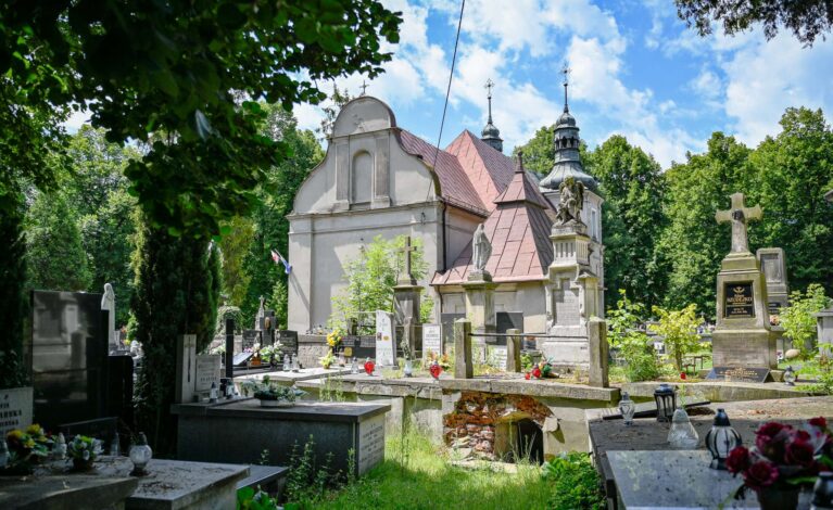 Zabytkowy kościół na cmentarzu św. Rocha zostanie wyremontowany