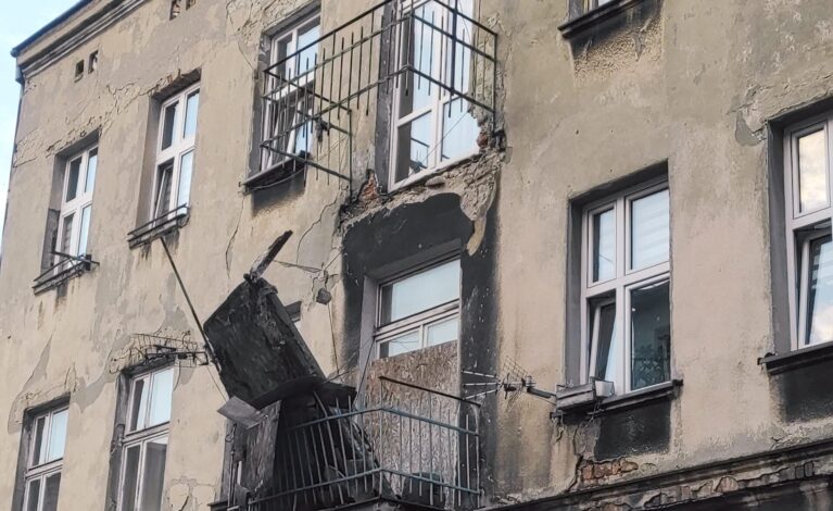 Częstochowa. W kamienicy przy ulicy Przemysłowej zawalił się balkon