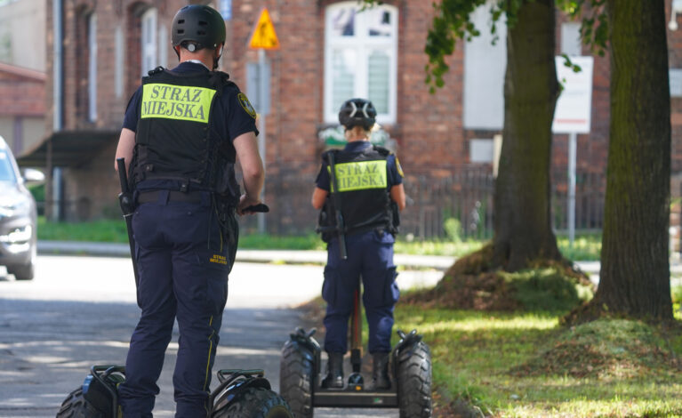 Częstochowscy strażnicy miejscy znów będą patrolować okolice Jasnej Góry na segwayach